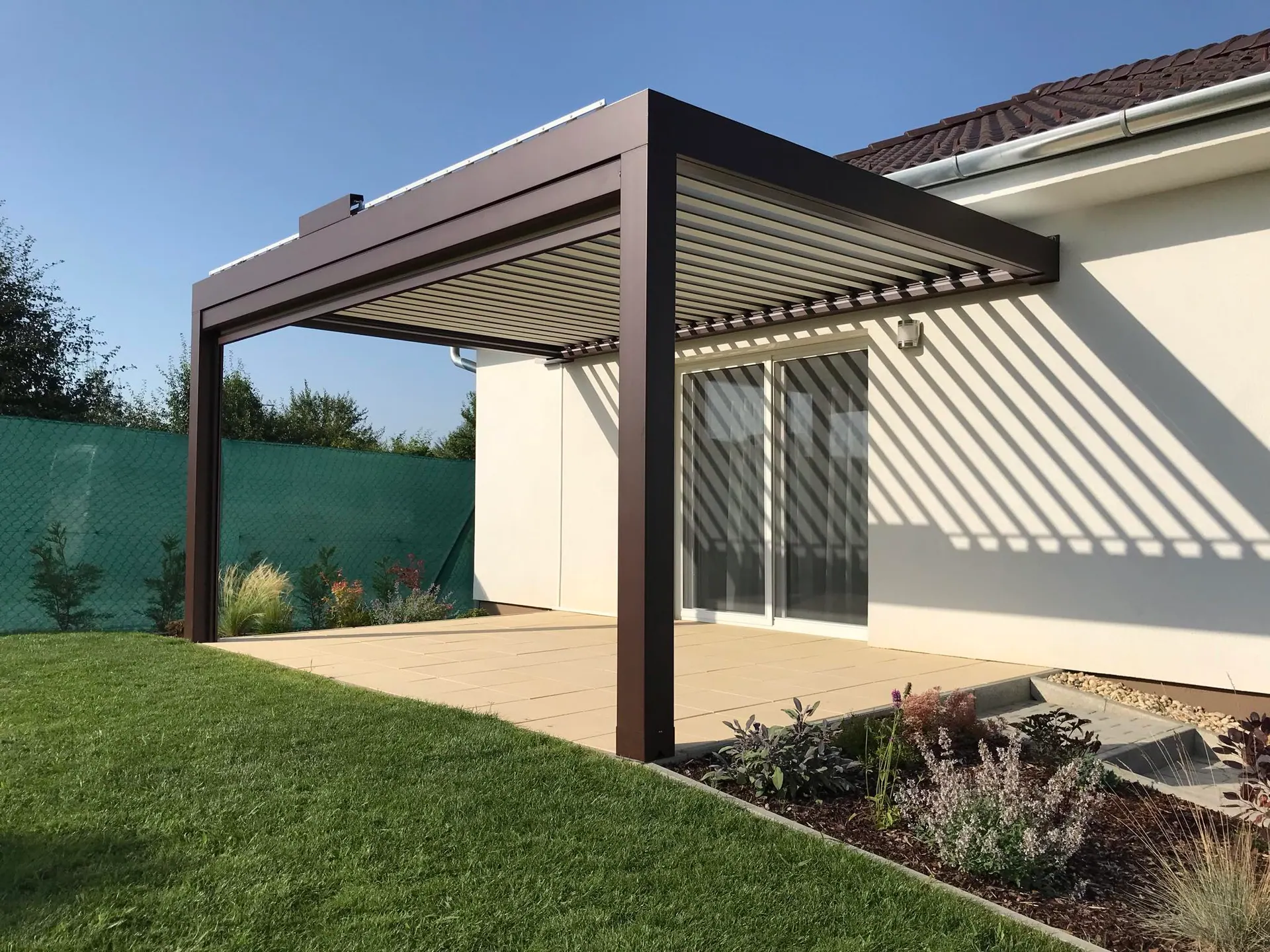 Maßgefertigte AlpenPergola Referenz in Österreich