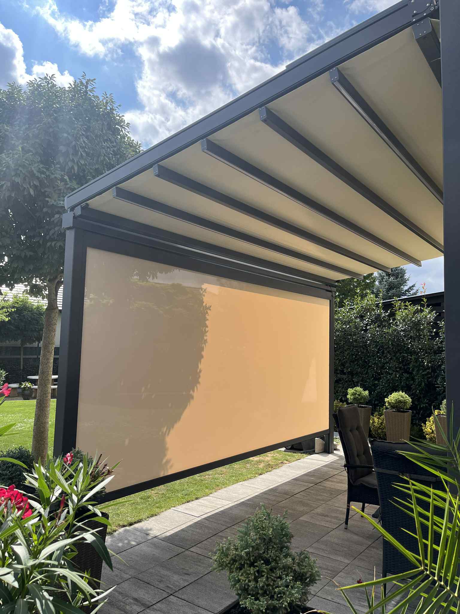 Pergola mit PVC-Plane